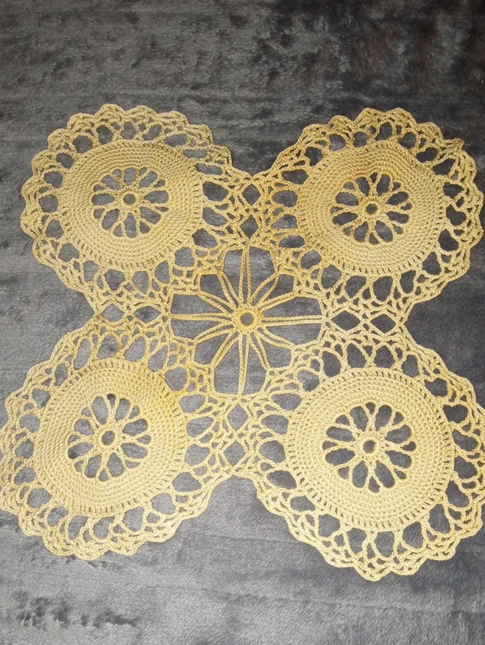 3 Vintage Handmade Doilies - Picture 2 of 8